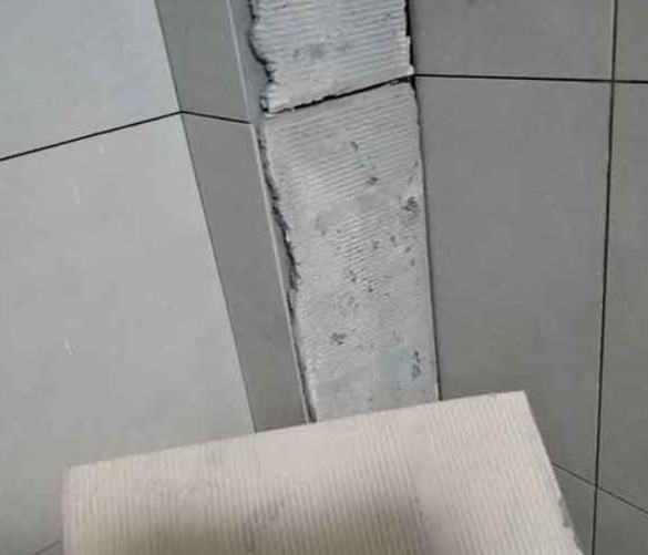 林甸瓷砖空鼓维修公司分享下厨房瓷砖脱落的补救措施。